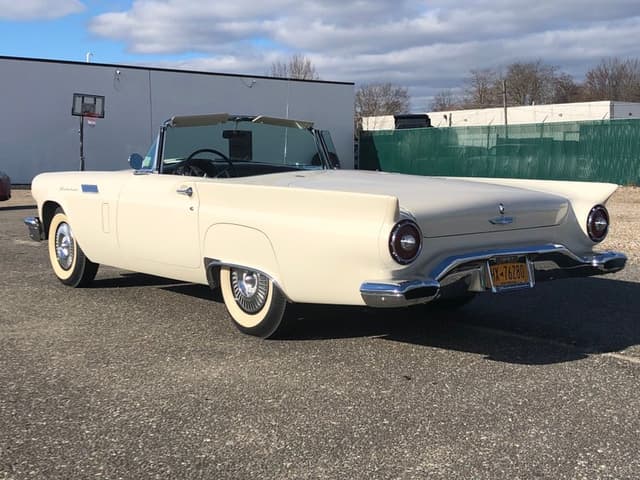 1957 Ford Thunderbird