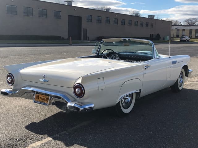 1957 Ford Thunderbird